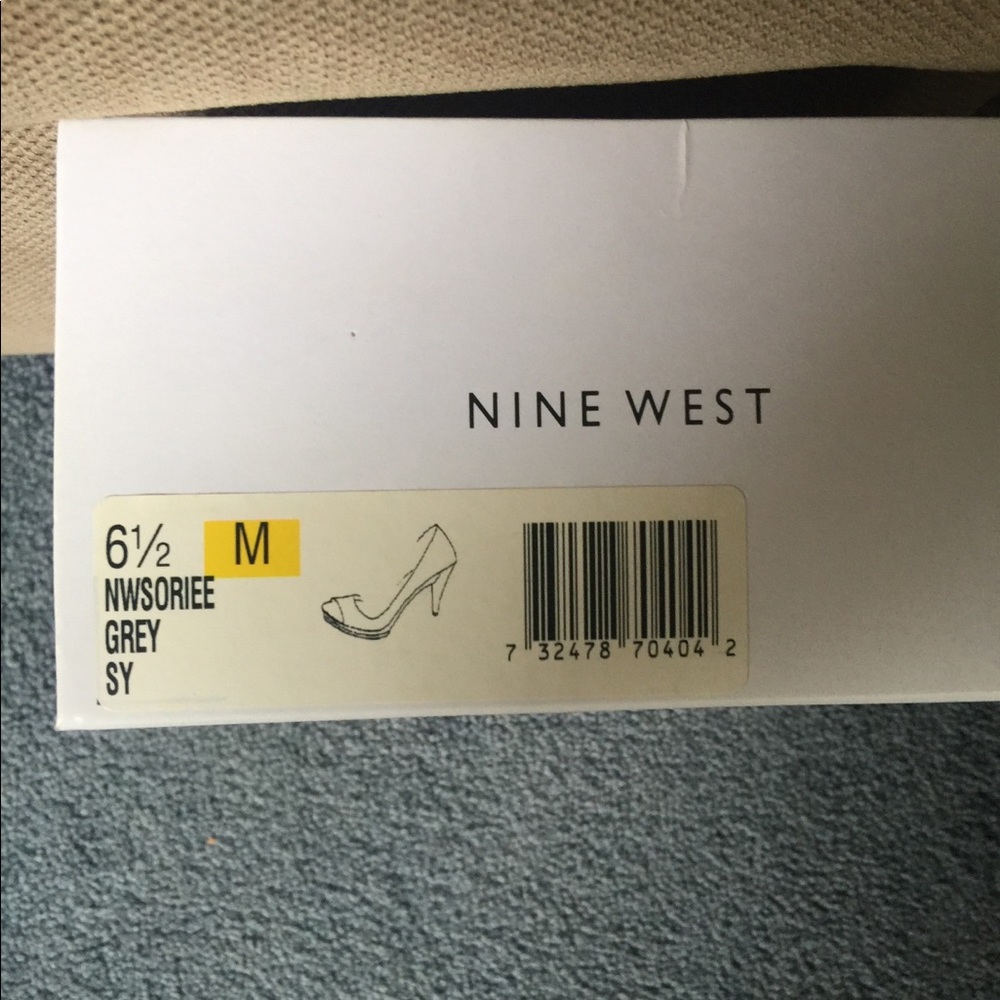 Women’s shoes - Picture 3 of 3